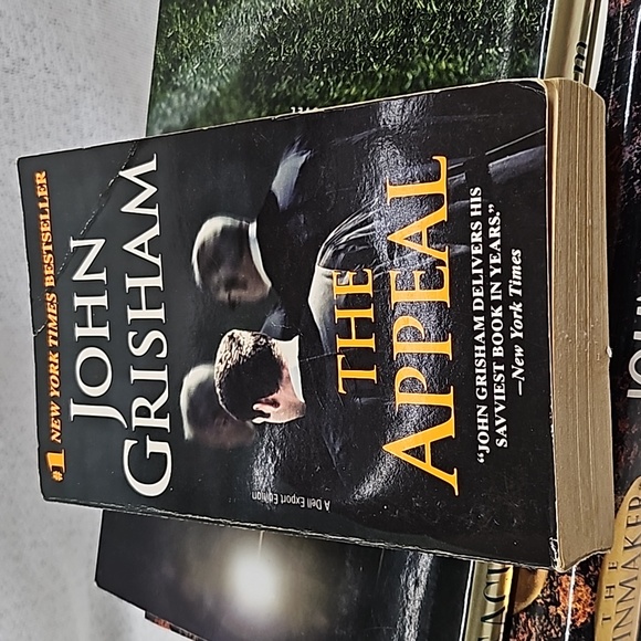 Book Bundle - John Grisham Novels - Picture 12 of 12